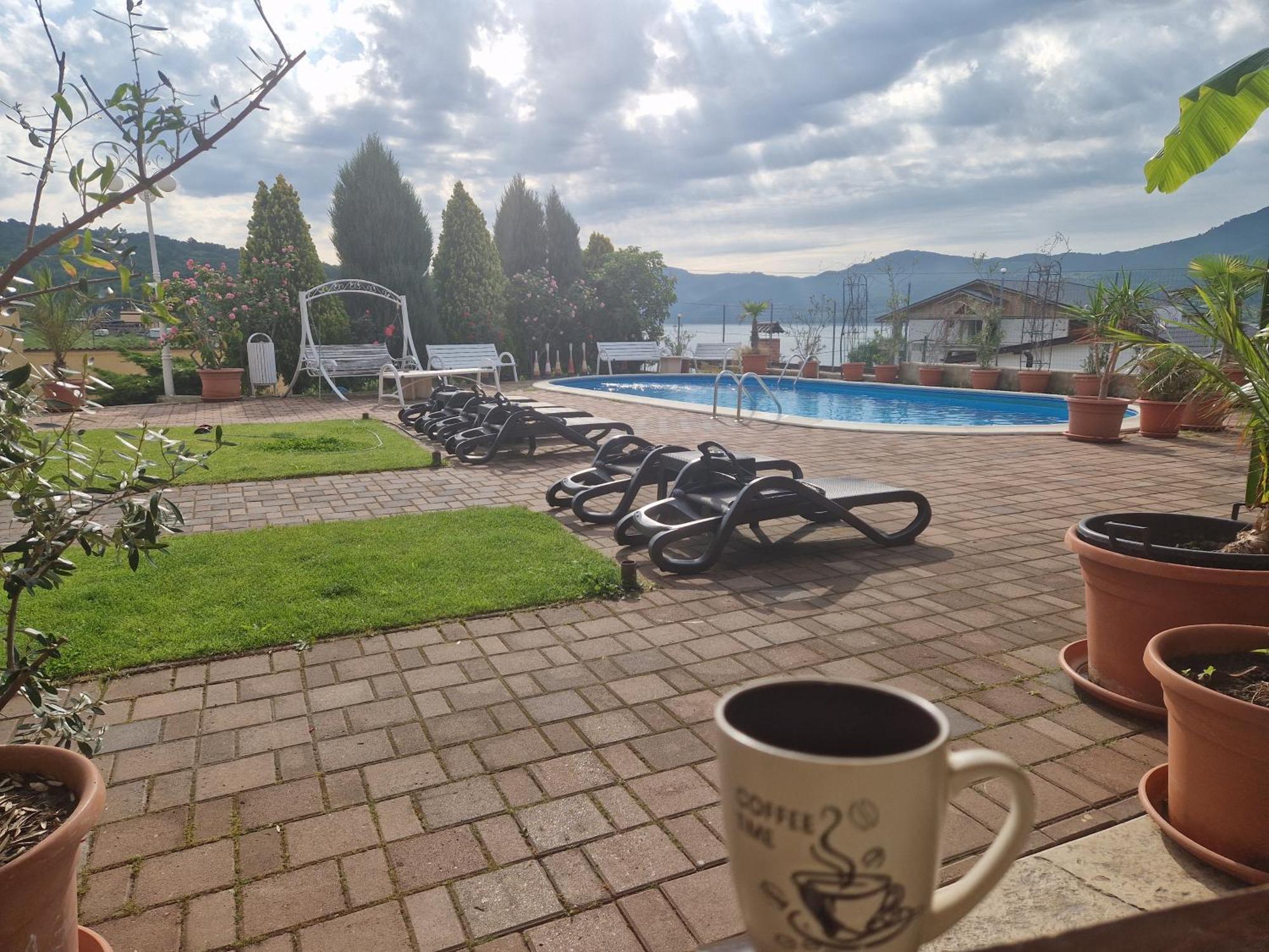 Casa Marina Hotel Ieşelniţa Екстериор снимка