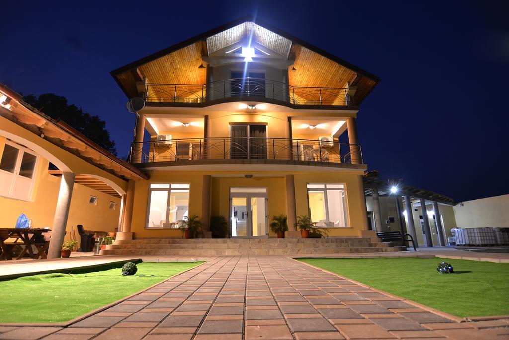 Casa Marina Hotel Ieşelniţa Екстериор снимка