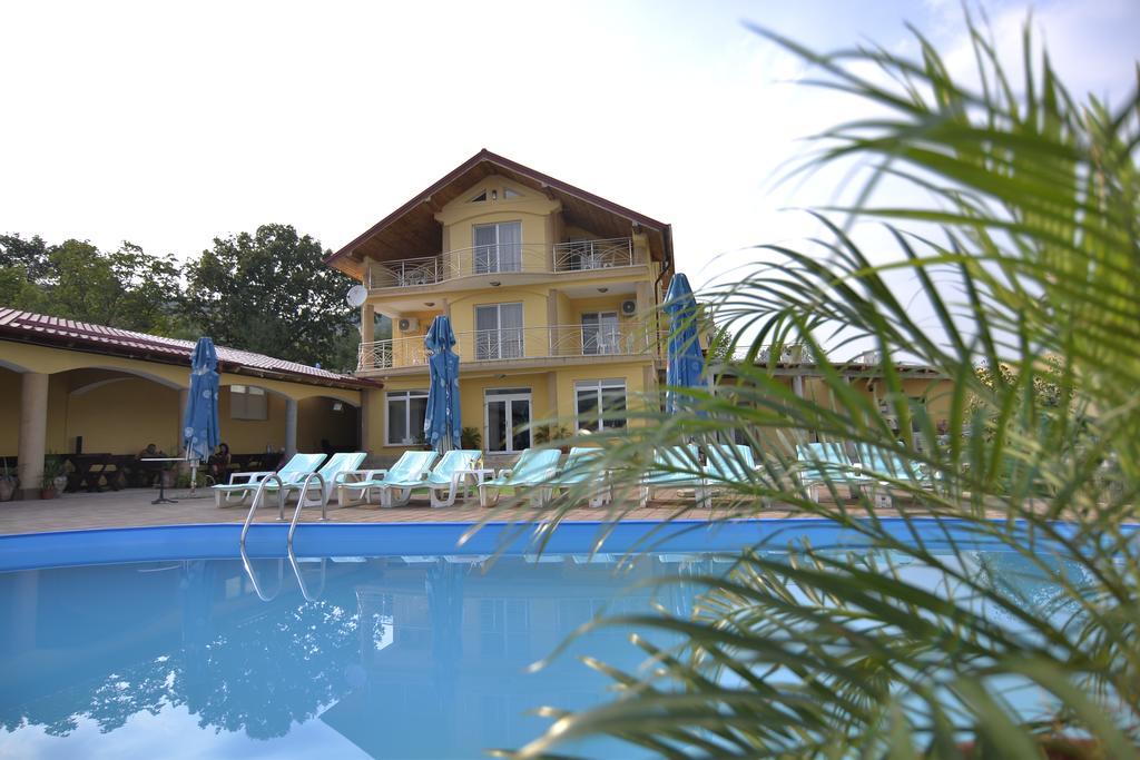 Casa Marina Hotel Ieşelniţa Екстериор снимка