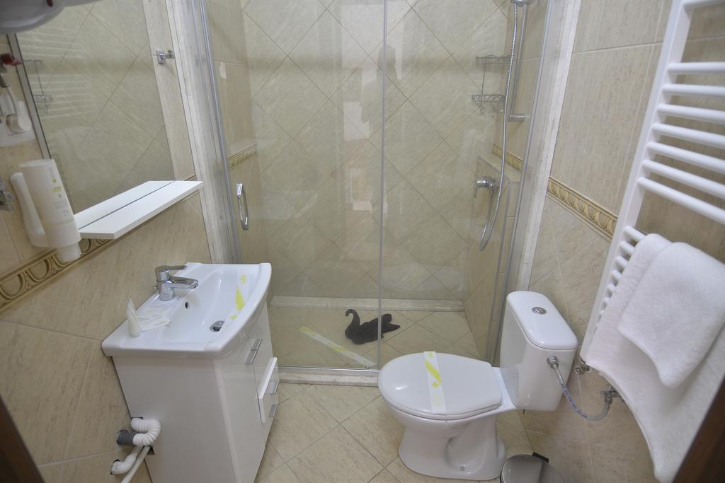 Casa Marina Hotel Ieşelniţa Екстериор снимка