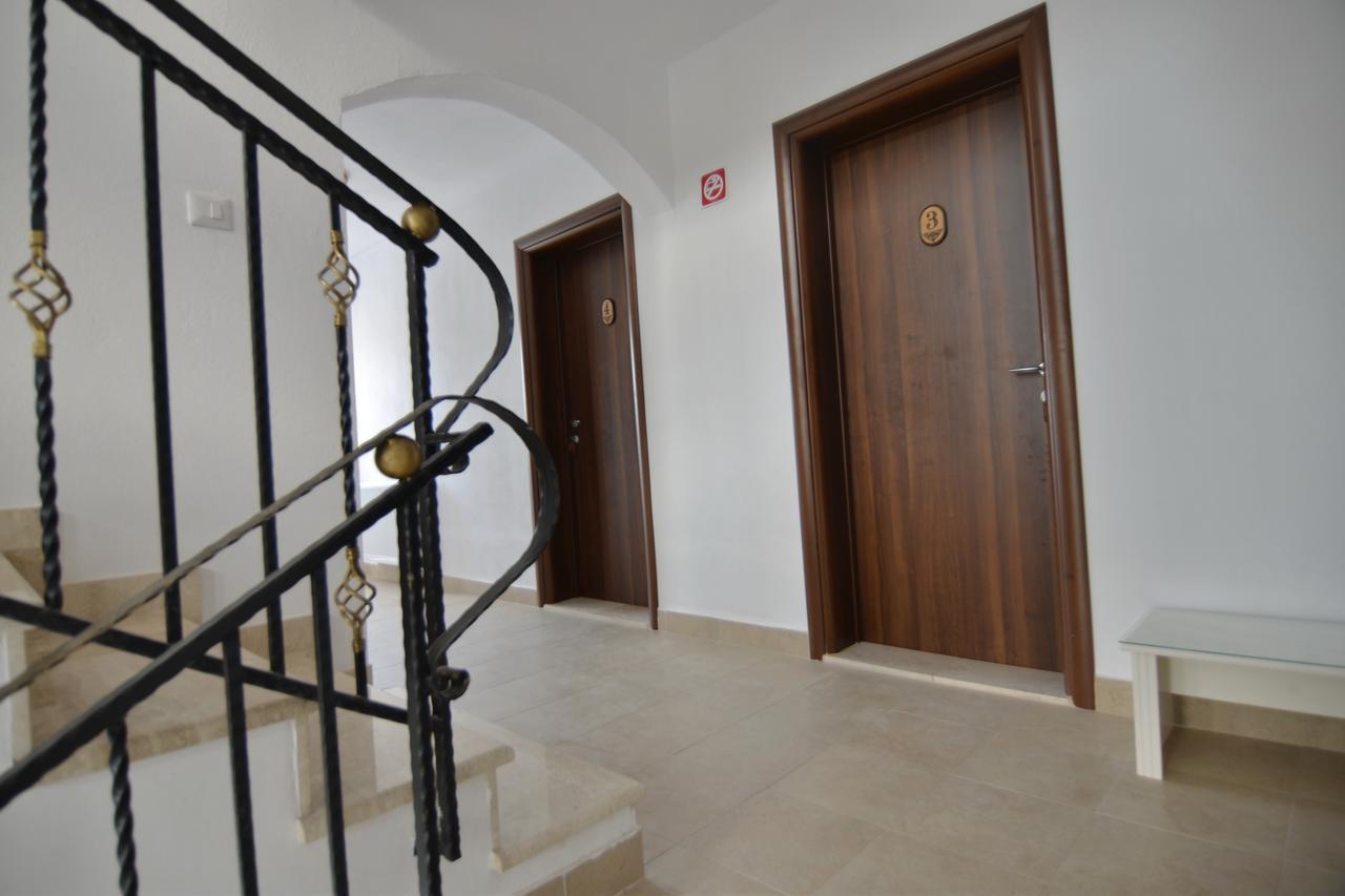 Casa Marina Hotel Ieşelniţa Екстериор снимка